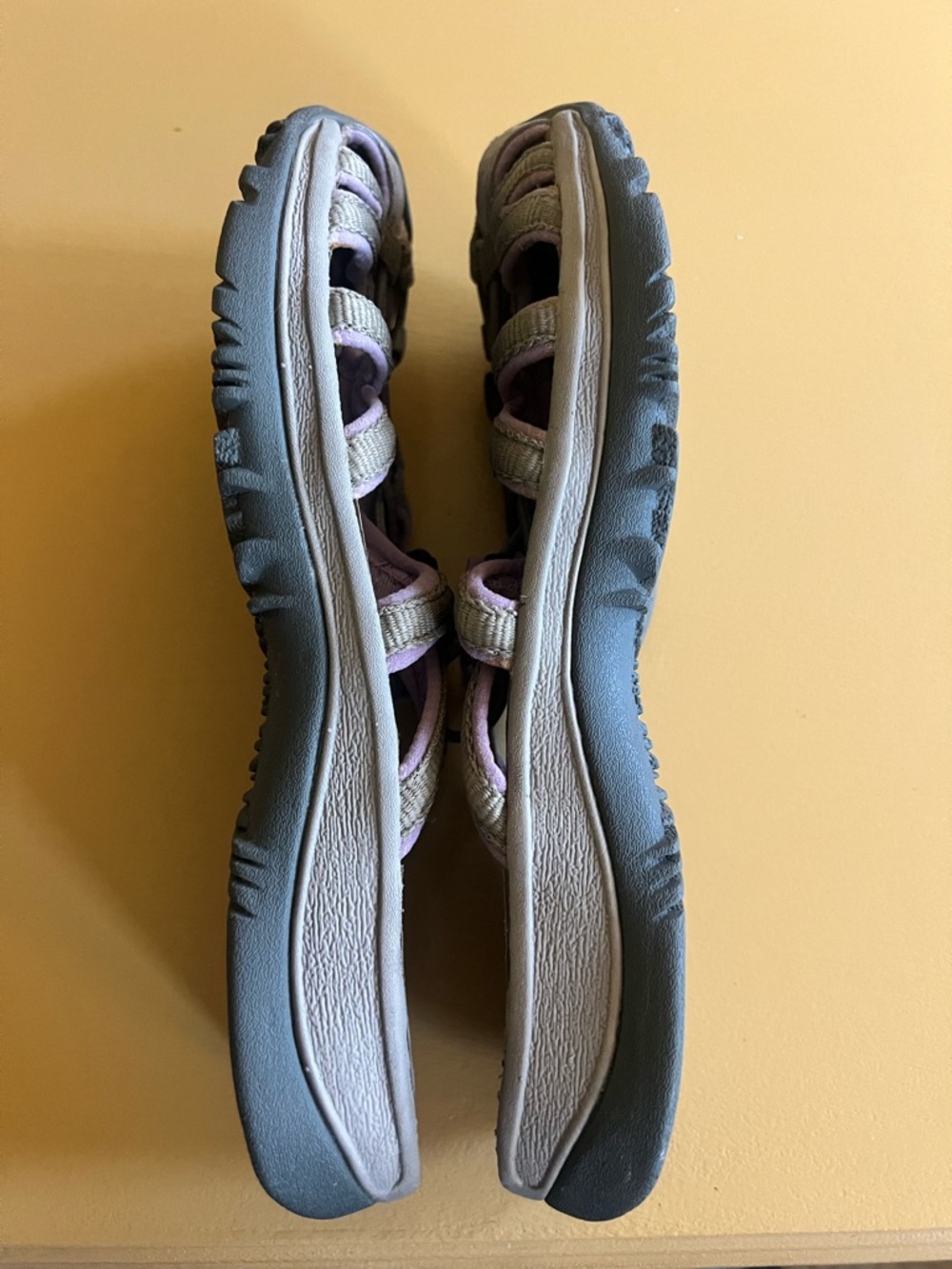 KEEN Women's Whisper hybrid hiking/water sandal/Slise in Tan - Size 9 - Picture 3 of 8